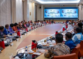 LIBAT urus Perdana Menteri bersama masyarakat India