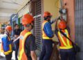 PIHAK polis dan TNB menjalankan pemotong bekalan elektrik ke atas premis yang menjalankan kegiatan perjudian di Perak.