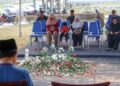 PUSARA Allahyarhamah Tun Siti Hasmah dipenuhi bunga-bungaan selepas dikebumikan di Pusara Negara, Presint 20, Putrajaya, kelmarin.