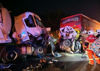 KEADAAN kenderaan terlibat kemalangan membabitkan 11 kenderaan yang meragut empat nyawa di Kilometer 110.4, Lebuhraya Pantai Timur (LPT) 1, berhampiran susur keluar Plaza Tol Temerloh, Pahang.