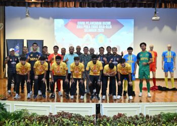 BARISAN pemain dan kejurulatihan Selangor yang bakal menghadapi saingan Piala Emas Raja-Raja musim 2026 bermula pada 13 September ini. - MPAJ