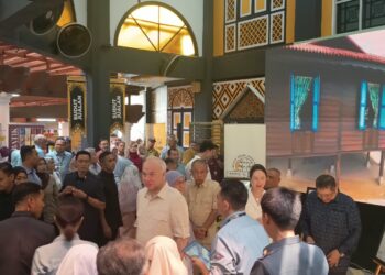 SULTAN Nazrin Muizzuddin Shah berkenan mencemar duli berangkat ke Pavilion Perak sempena Pameran Pertanian, Hortikultur dan Agropelancongan Malaysia (MAHA) 2026 hari ini.