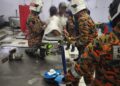 SEORANG remaja lelaki Orang Asli cedera selepas tangan kanannya tersepit mesin pengisar daging di sebuah premis di Kawasan Perindustrian Ringan Bercham 10, Ipoh hari ini.