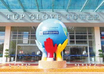 TOP Glove Corporation Bhd. mendahului senarai saham paling aktif dengan jumlah dagangan sebanyak 2.10 bilion unit serta kenaikan harga 3.5 sen minggu lalu.