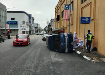 VAN milik KKM terlibat kemalangan yang menyebabkan sembilan cedera berhampiran Little India Ipoh, hari ini.