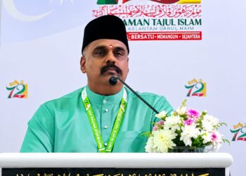 B. KUMARESAN semasa penggulungan Ucapan Dasar Presiden Pas sempena Muktamar Tahunan Pas Ke-72 di Pusat Tarbiah Islamiah Kelantan (Putik), Pengkalan Chepa, Kota Bharu, Kelantan. - UTUSAN/KAMARUL BISMI KAMARUZAMAN