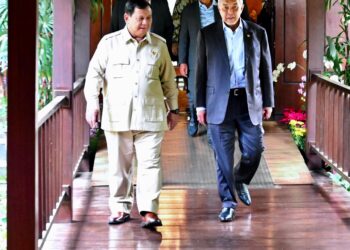 AHMAD Zahid Hamidi ketika pertemuan dengan Prabowo Subianto dalam pertemuan di Istana Hambalang sempena lawatan kerjanya ke Jakarta, Indonesia. – ihsan Biro Pers, Media, dan Informasi Sekretariat Presiden.