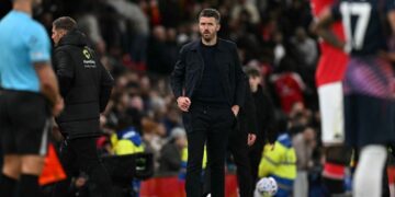 REAKSI Michael Carrick selepas Machester United terikat 1-1 dengan Tottenham dalam aksi EPL.-AFP