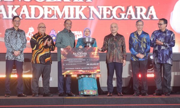 Tokoh Akademik Negara