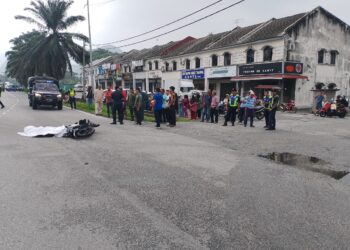 KEADAAN kemalangan yang menyebabkan  dua beradik maut di Jalan Perpaduan, Tambun di Ipoh hari ini.