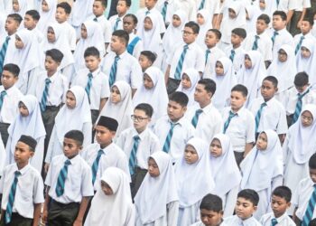 MURID perlu dididik setiap minggu supaya memahami kesan perbuatan mereka dan berani bertindak apabila melihat buli berlaku.