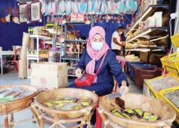 PERNIAGAAN yang kukuh bukan sahaja mampu menjana keuntungan, malah memberi ruang kepada pekerja menikmati gaji yang lebih baik.