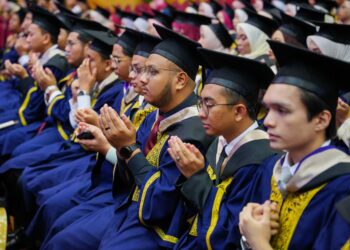 JURANG dengan kehendak pasaran kerja boleh dirapatkan sekiranya penekanan terhadap kemahiran insaniah ini diletakkan pada aras yang setara dengan pencapaian akademik.