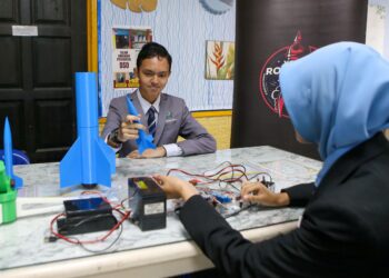 MINAT terhadap STEM sukar dibina jika murid hanya melihatnya sebagai formula, fakta atau mata pelajaran yang perlu lulus dalam peperiksaan.