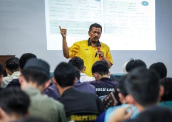 BAHASA Arab menjadi nilai tambah yang membuka lebih banyak peluang kerjaya kepada graduan di Malaysia.