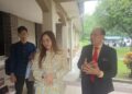 AZHAR Ahmad (kanan) ketika ditemui selepas program Town Hall Penyiasatan Awam, Cadangan Pemansuhan Hutan Simpan Bukit Tarek dan Sungai Buloh, di Dewan Lumu JPNS, hari ini.