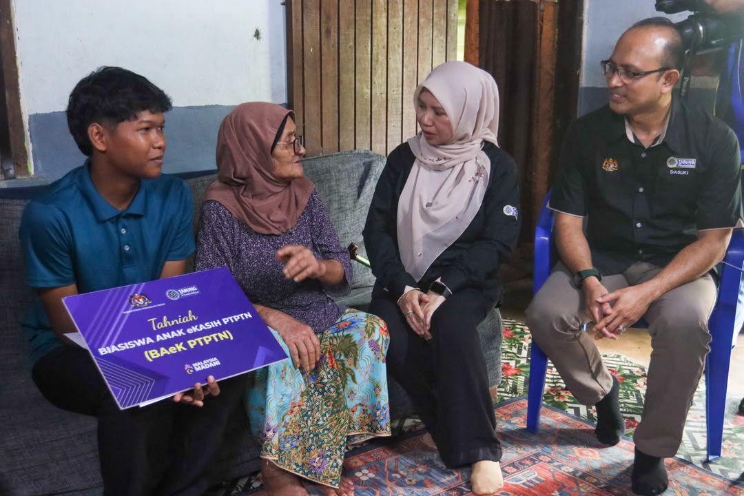 Biasiswa bantu pelajar kurang berkemampuan Biasiswa bantu pelajar kurang berkemampuan