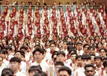 MAHASISWA sejarah perlu dibentuk sebagai pemimpin berilmu, berdaya saing dan berpandangan jauh.
