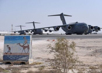 TENTERA Amerika Syarikat (AS) berundur secara senyap dari Asia Barat susulan ancaman berterusan dari Houthi. - AFP