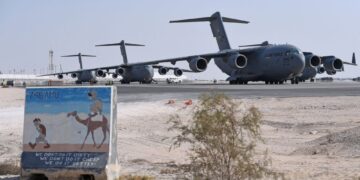 TENTERA Amerika Syarikat (AS) berundur secara senyap dari Asia Barat susulan ancaman berterusan dari Houthi. - AFP