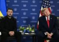 DONALD TRUMP (kanan) dan VOLODYMYR ZELENSKYY