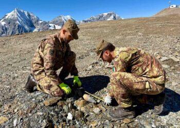 250 bahan letupan tidak meletup sejak Perang Dunia Pertama ditemukan di kawasan glasier di Dolomites, Itali.- AGENSI