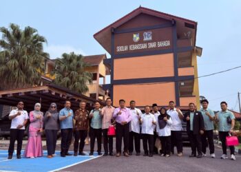 DELEGASI Se­kretariat Malaysia-UN SDG Trust Fund bersama Yayasan MySDG dan JPN Johor di SK (Felda) Sinar Bahagia, Kulai, Johor.