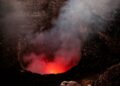 GUNUNG berapi Masaya yang dikenali sebagai “Mulut Neraka’ dibimbangi kembali aktif . - AFP