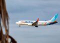 PESAWAT Boeing 737 MAX 8 milik Flydubai bersiap sedia untuk mendarat di Lapangan Terbang Ben Gurion Israel di Lod.- AFP