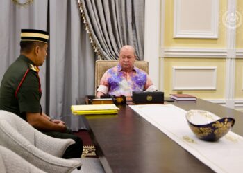Yang di-Pertuan Agong, Sultan Ibrahim berkenan menerima mengadap Asisten Ketua Staf Perkhidmatan Anggota (AKSPA) Angkatan Tentera Malaysia (ATM), Mejar Jeneral Datuk Indera Zahari Mohd Ariffin.