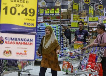 RAKYAT perlu mengetahui sama ada bantuan sampai kepada keluarga desa, pekerja bandar dan golongan rentan.