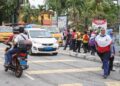 Had laju maksimum 30 kilometer sejam (km/j) di kawasan sekolah perlu diwartakan segera bagi mengurangkan risiko kematian dan kecederaan parah dalam kalangan murid,