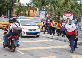 Had laju maksimum 30 kilometer sejam (km/j) di kawasan sekolah perlu diwartakan segera bagi mengurangkan risiko kematian dan kecederaan parah dalam kalangan murid,