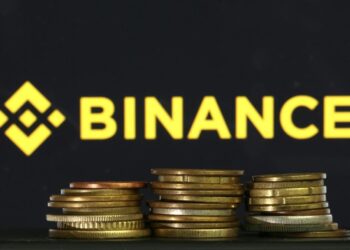 PENGGODAM menyerang platform mata wang kripto Binance. - AFP