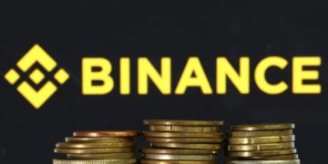 PENGGODAM menyerang platform mata wang kripto Binance. - AFP