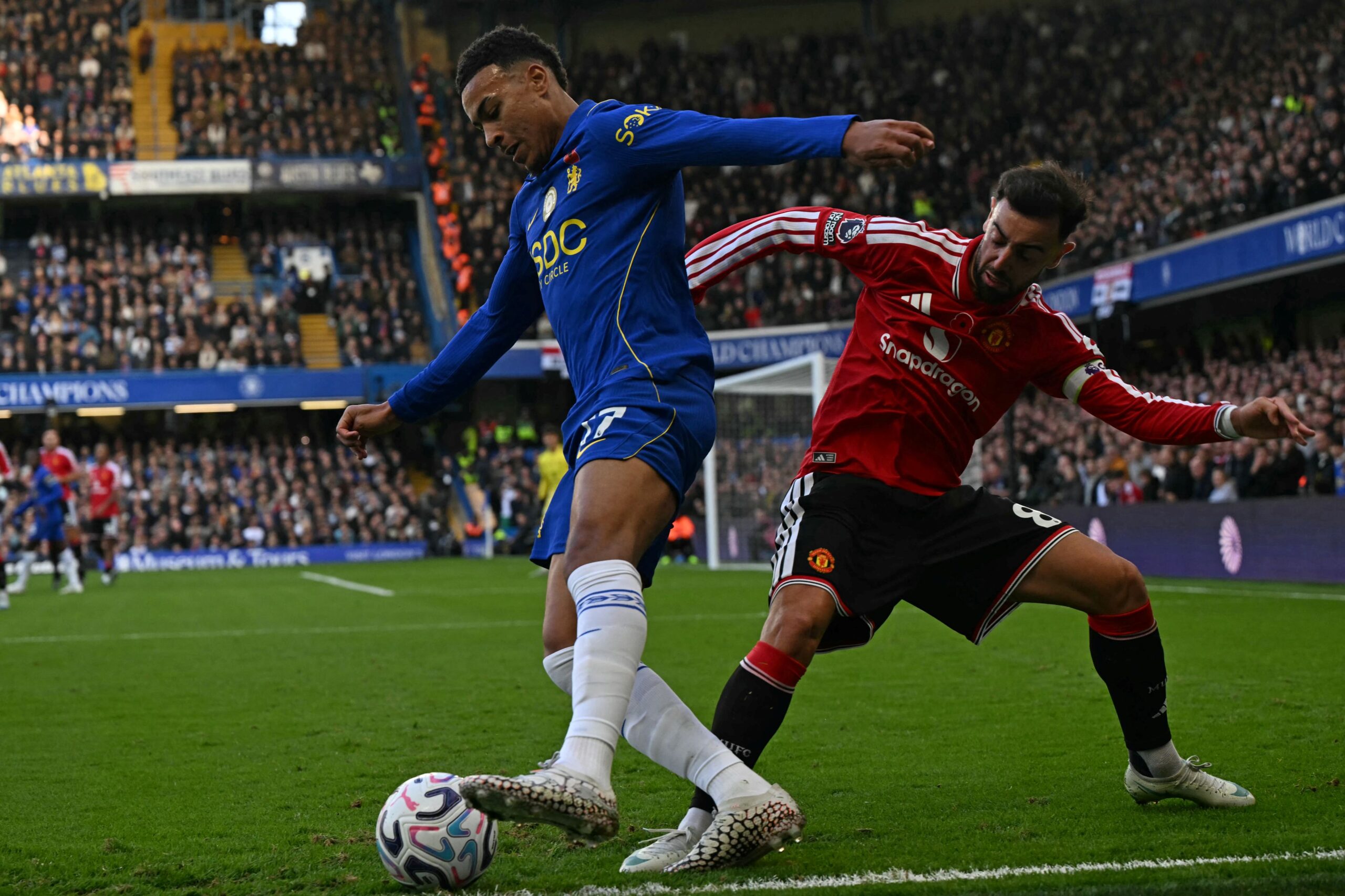 Chelsea tambah derita Man United Chelsea tambah derita Man United