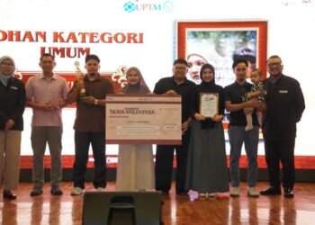 Kumpulan  Kibo Visuals muncul johan pertandingan filem pendek, CommFest: Nukilan  Lentera Dari Lensa anjuran Ijazah Sarjana Muda Komunikasi dan Komunikasi Korporat Universiti Poly-Tech Malaysia (UPTM) baru-baru ini.