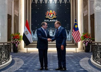 ANWAR Ibrahim bersama Abdel Fattah El-Sisi sempena lawatan negara Presiden Mesitlr itu ke Malaysia.
