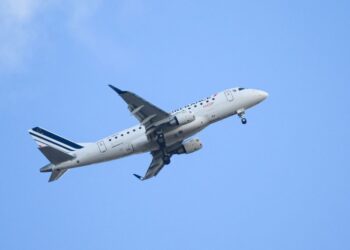 GAMBAR fail sebuah pesawat penumpang Air France. - AFP