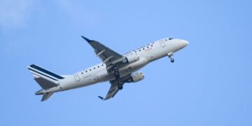 GAMBAR fail sebuah pesawat penumpang Air France. - AFP