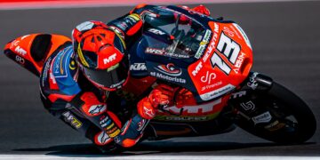 AKSI Pelumba Moto3 negara, Hakim Danish Ramli pada Grand Prix (GP) Indonesia di Litar Antarabangsa Mandalika, hari ini.-IHSAN FB ZK RACING