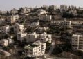 BANGUNAN kediaman kosong akibat tindakan pengusiran Israel di Hebron. - AFP