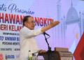 ANWAR Ibrahim semasa berucap merasmikan Skim Usahawan Bangkit Negeri Kelantan di Kota Bharu, Kelantan. - UTUSAN/KAMARUL BISMI KAMARUZAMAN
