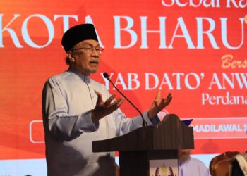 ANWAR Ibrahim semasa berucap program Sebarkan Salam@Kota Bharu Berselawat 2026 di Masjid Jamek Muhammadi di Kota Bharu, Kelantan hari ini-UTUSAN/KAMARUL BISMI KAMARUZAMAN.