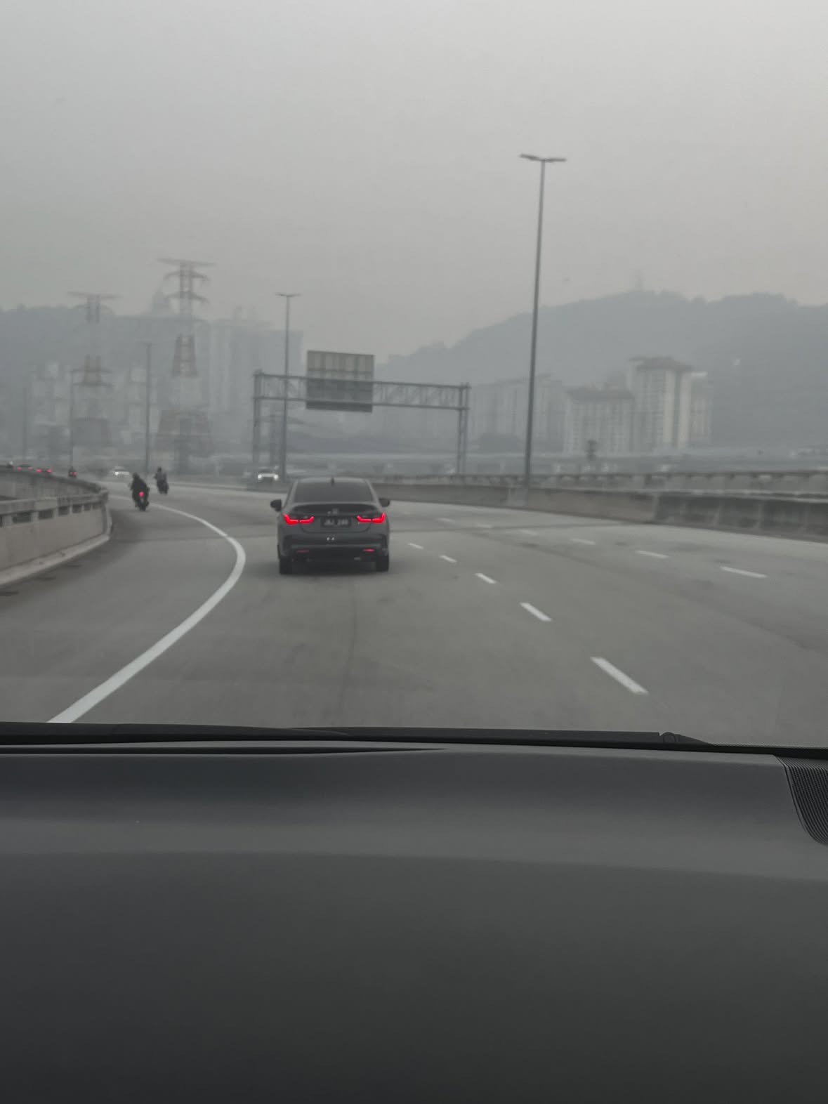 KL ‘hilang’ diselubungi jerebu pagi ini KL ‘hilang’ diselubungi jerebu pagi ini