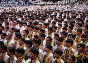 KITA mahu generasi akan datang membesar dalam sebuah Malaysia yang bukan sahaja maju dari segi teknologi dan ekonomi, tetapi juga kukuh dari segi nilai.