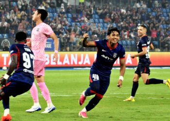 DANIESH Amirruddin meledak dua gol pada Kejuaraan Kelab ASEAN (ACC) Kumpulan B menentang PKR Svay Rieng FC di Stadium Sultan Ibrahim, Iskandar Puteri, semalam. - UTUSAN/RAJA JAAFAR ALI