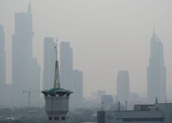 JEREBU melanda Jakarta pada 17 September lalu. - AFP