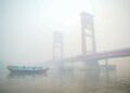 JEREBU melanda Palembang Isnin lalu. - AFP