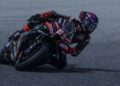 Pelumba Aprilia Racing, Jorge Martin beraksi pada sesi latihan kelas MotoGP menjelang perlumbaan Petronas Grand Prix Malaysia 2026 di Litar Antarabangsa Sepang, semalam. - UTUSAN/AMIR KHALID